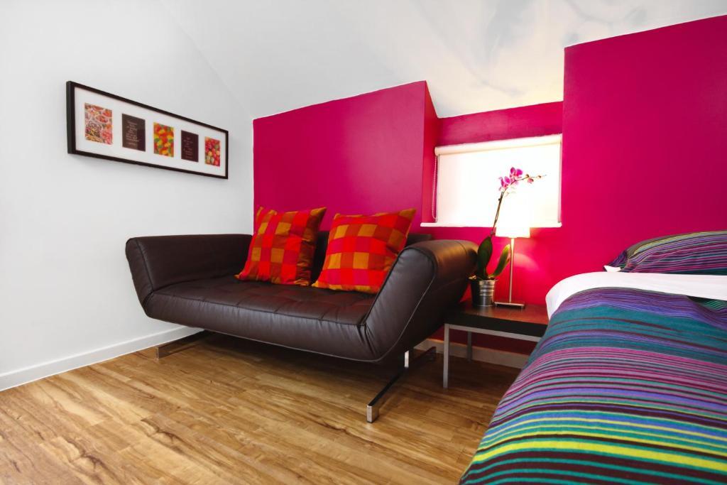 Nosda Studio Hostel Cardiff Bagian luar foto