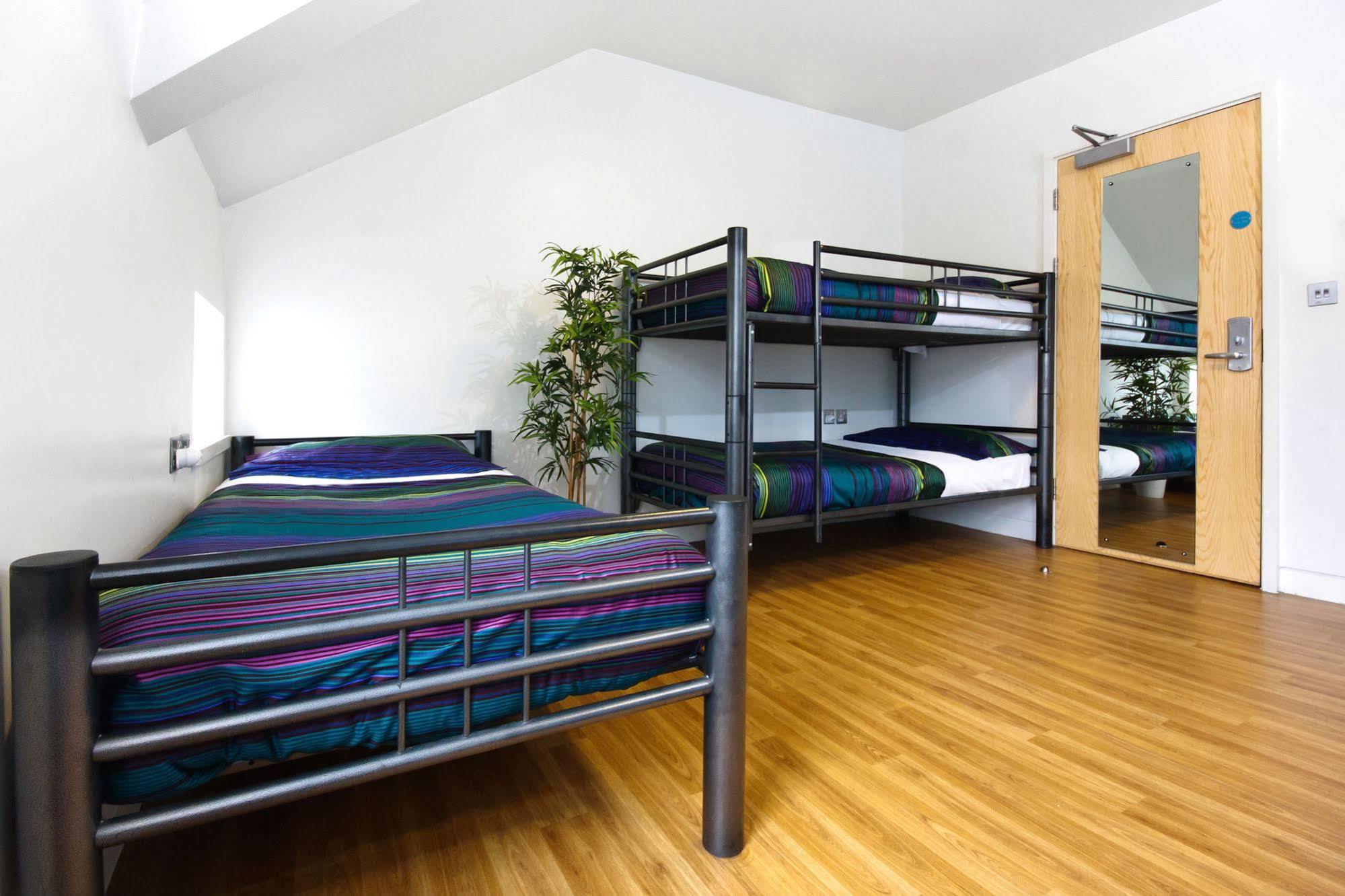 Nosda Studio Hostel Cardiff Bagian luar foto