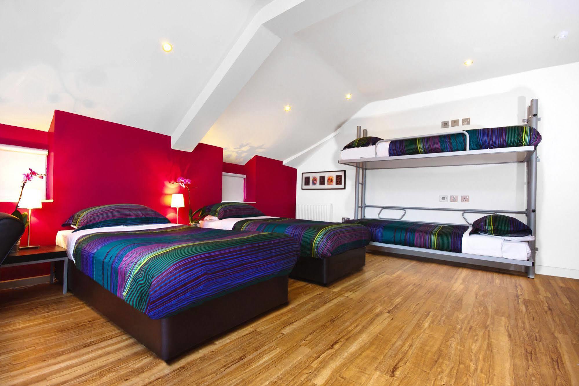 Nosda Studio Hostel Cardiff Bagian luar foto